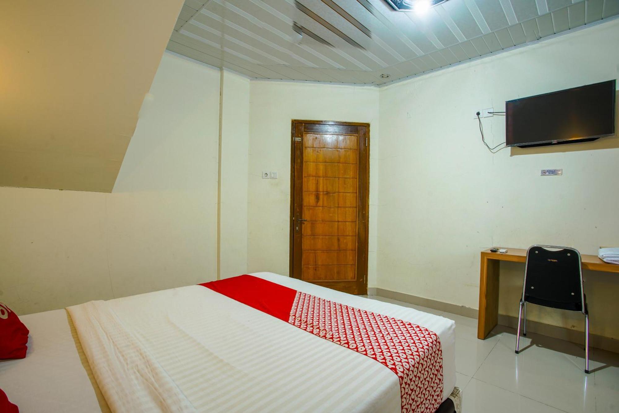 Capital O 90643 Suri Guest House Syariah Padang  Esterno foto