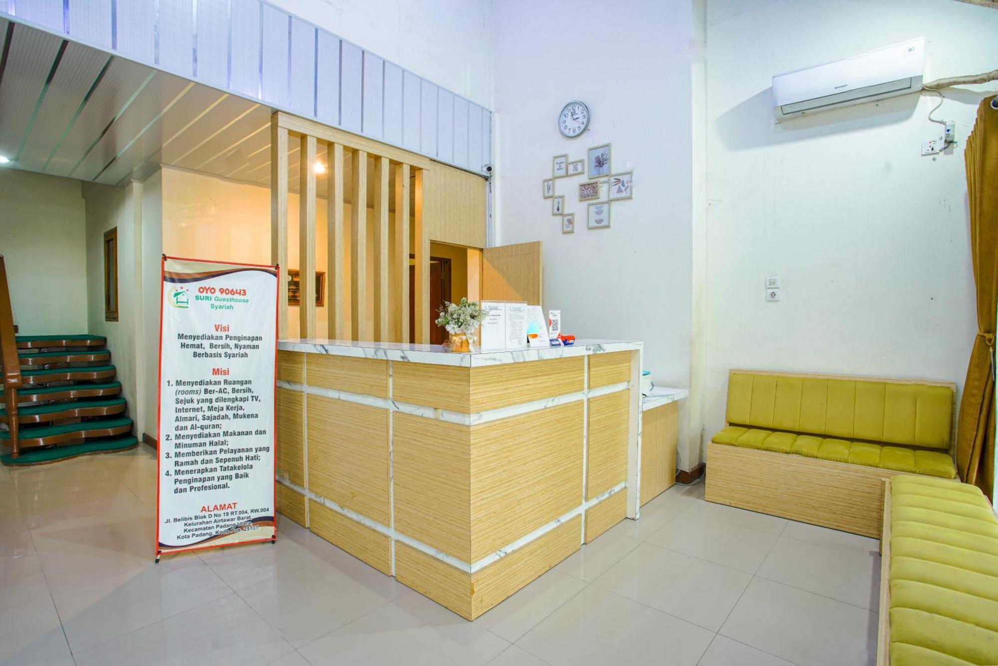 Capital O 90643 Suri Guest House Syariah Padang  Esterno foto