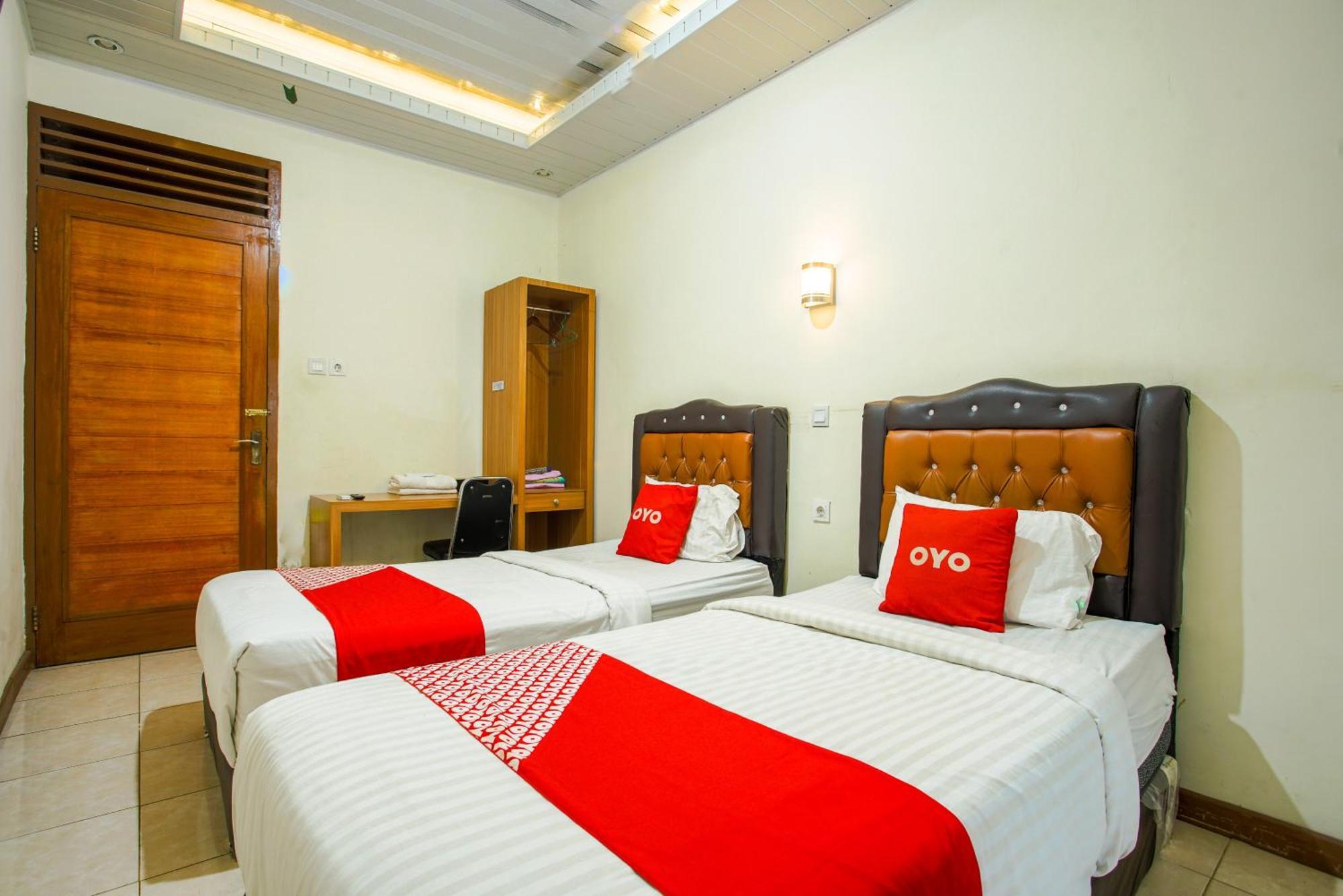 Capital O 90643 Suri Guest House Syariah Padang  Esterno foto